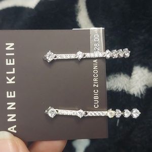 Nwt Anne‎ Klein cubic zirconia earrings